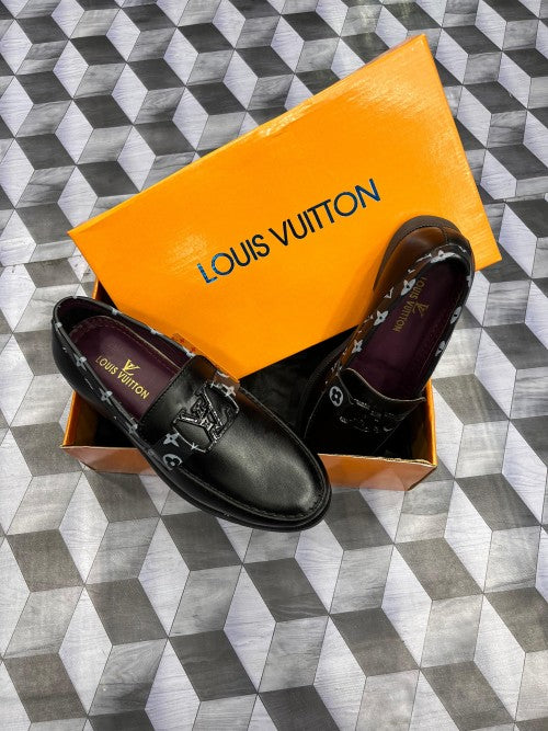LOUIS VUIITTON BLACK PREMIUM QUALITY LOAFER FOR MEN