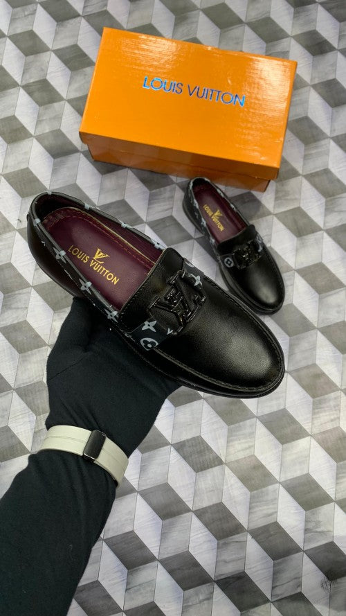 LOUIS VUIITTON BLACK PREMIUM QUALITY LOAFER FOR MEN